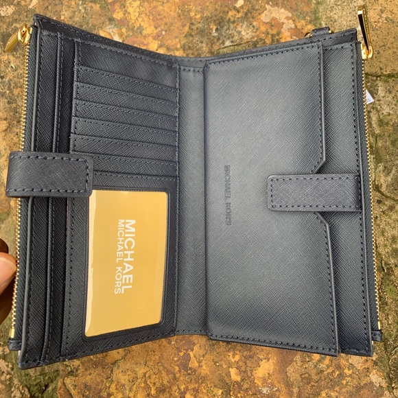 Michael Kors Admiral Double ZIP Wristlet NWT - Picture 3 of 6